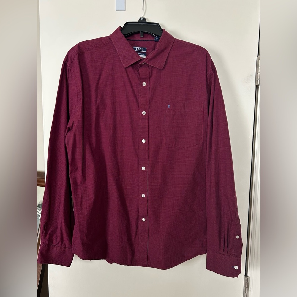 Mens Izod long-sleeve shirt in a red gingham pattern, size XL.